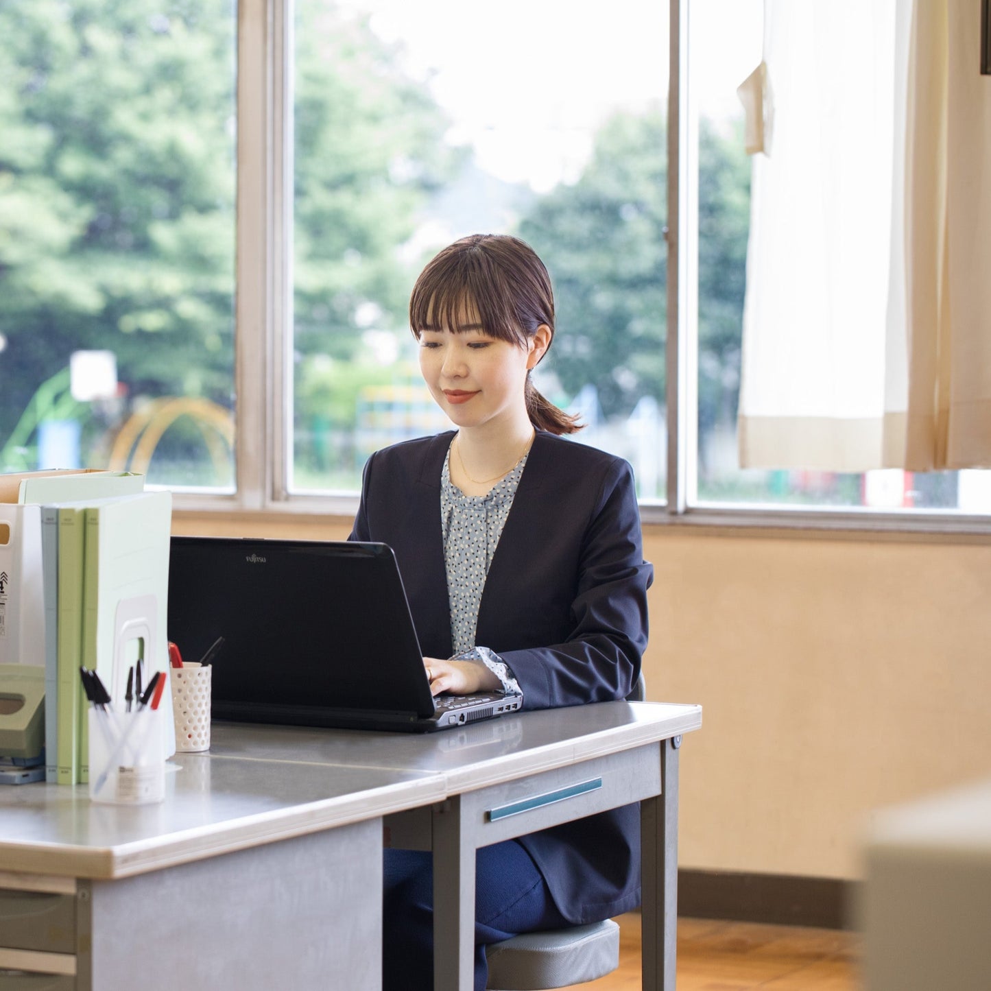 【WWSコラボ第二弾】センセイスーツのスピンオフ?!セットアップになるブラウス&スカート ~芯と華と伸びのある人~