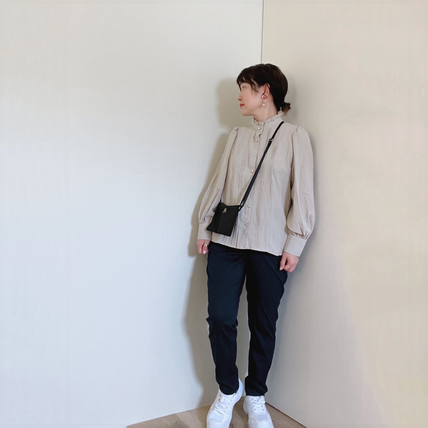 【再再再…入荷】ボタンデザインが全部違うタックブラウス&違わないバージョン
