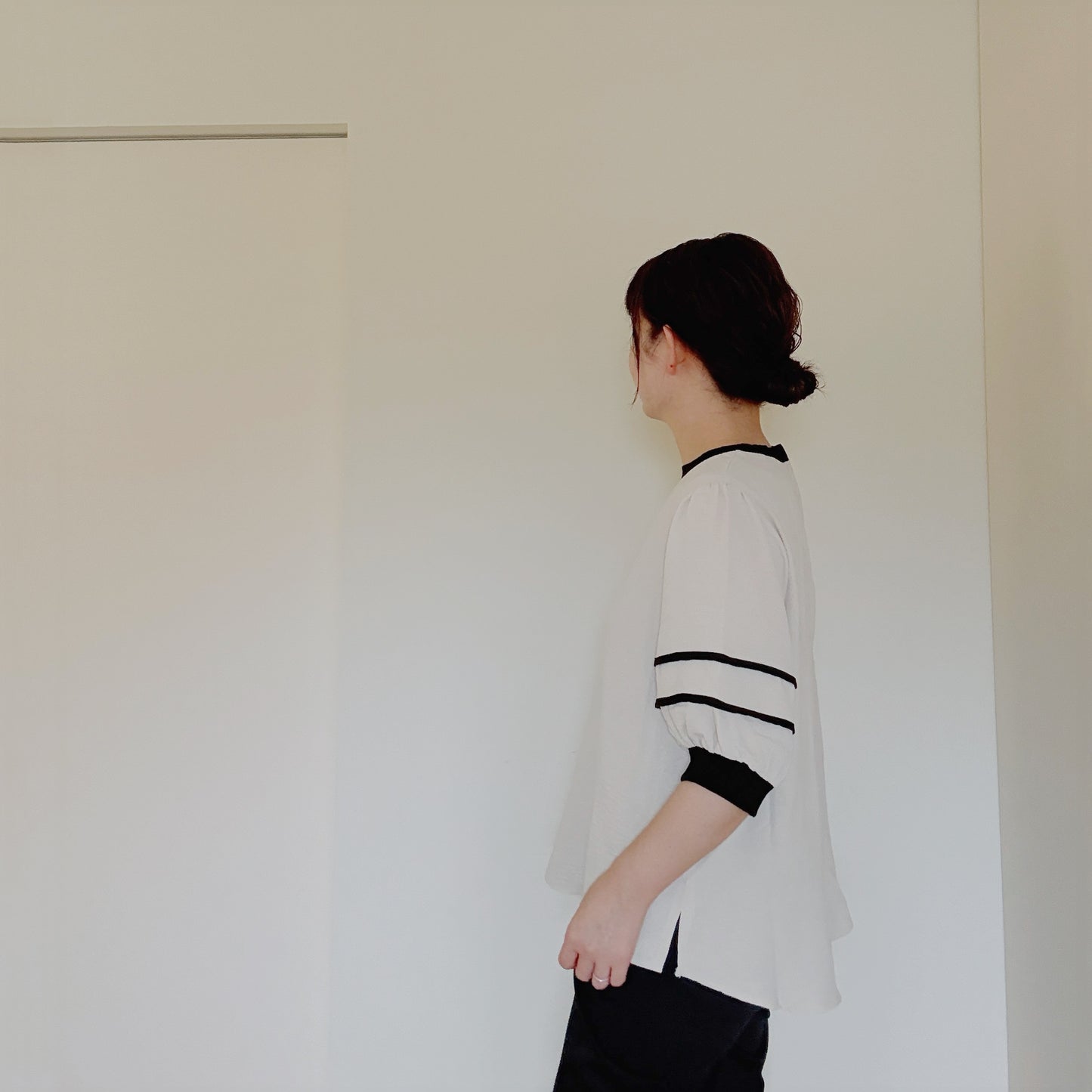 【再々入荷】パイピングブラウスの半袖バージョン