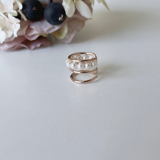 【再×3入荷】パールの上品イヤーカフ