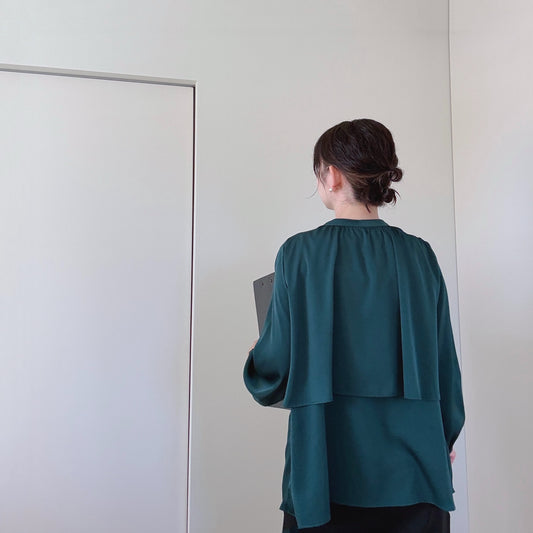 【再再再…入荷】揺れる、前後2way艶ブラウス