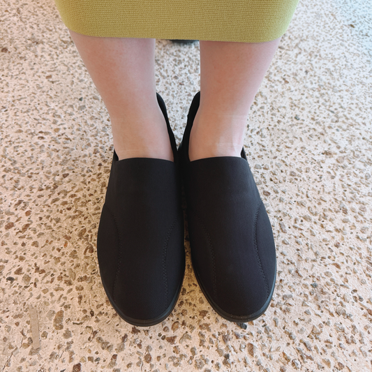 上履きにもおすすめ♪手を使わずに履けちゃうシンプルスリッポン