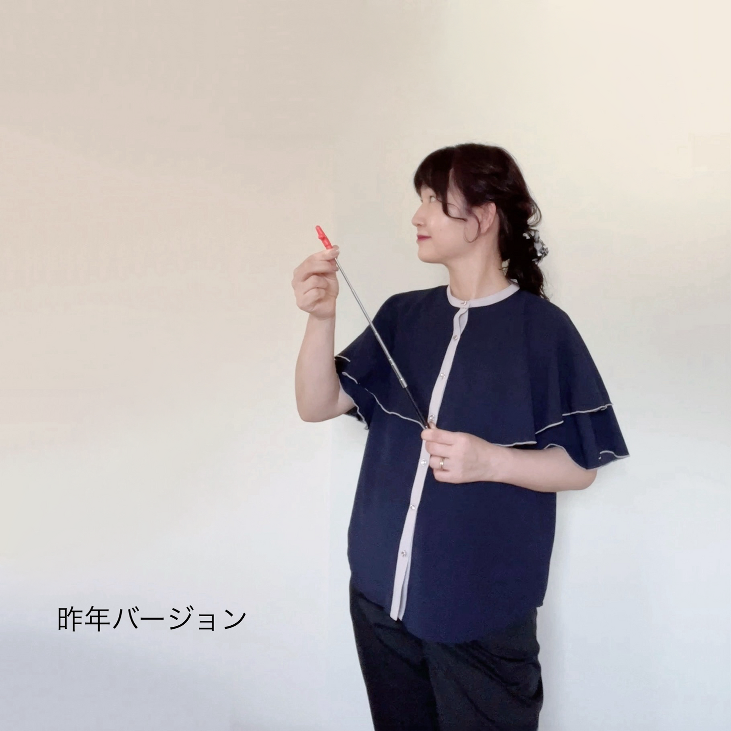 半袖ブラウス、ケープカラーバージョン