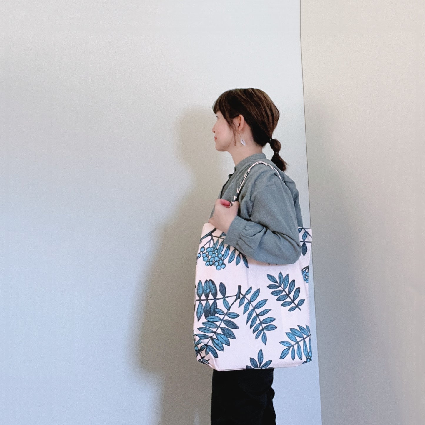 【独占新柄登場】【garb casaコラボ】3秒で着られる北欧柄の給食指導エプロン(男女兼用)