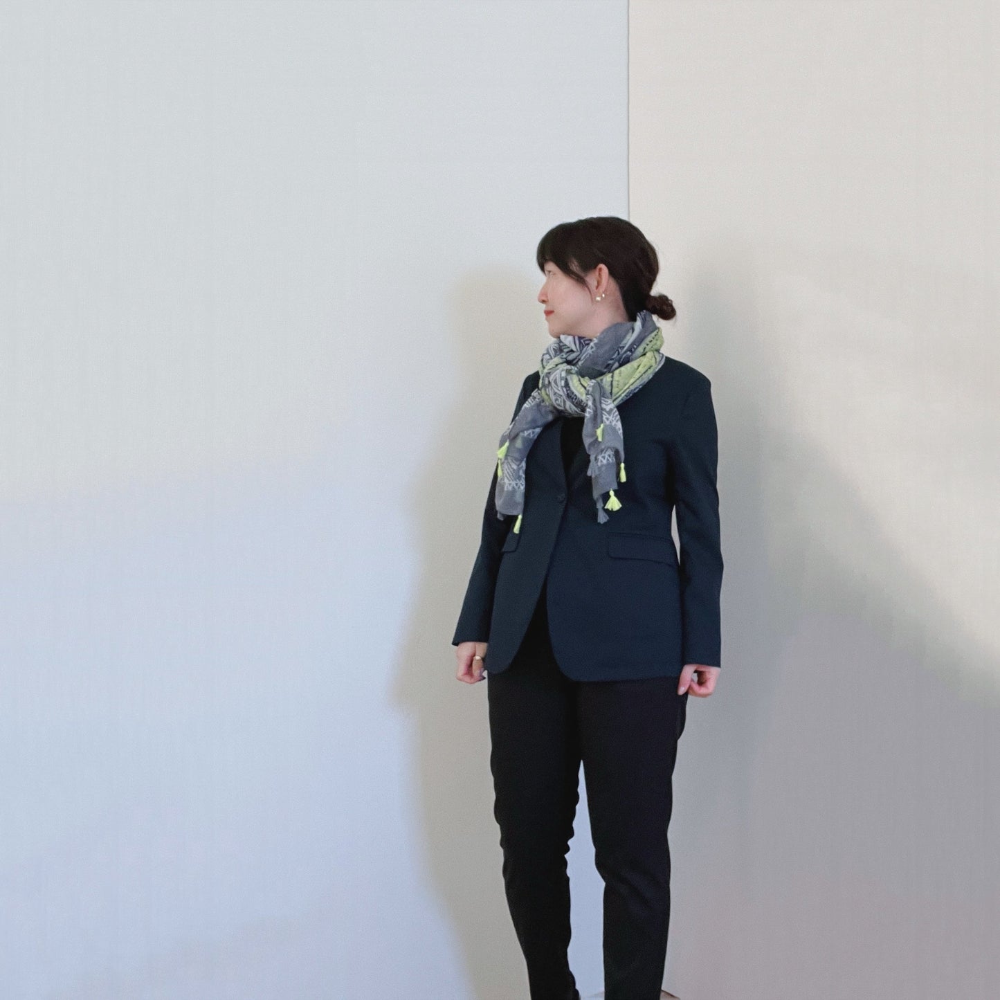 【再々入荷】プライベートでもきれいめの日の下校指導でも活躍するストール