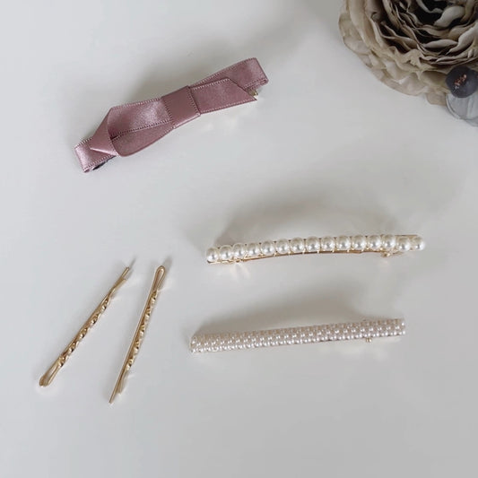 卒業式入学式にも活躍する、控えめヘアアクセサリーのページ