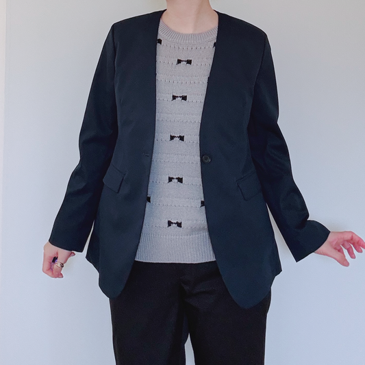 ジャケットのインに!大人かわいいリボンのニットベスト