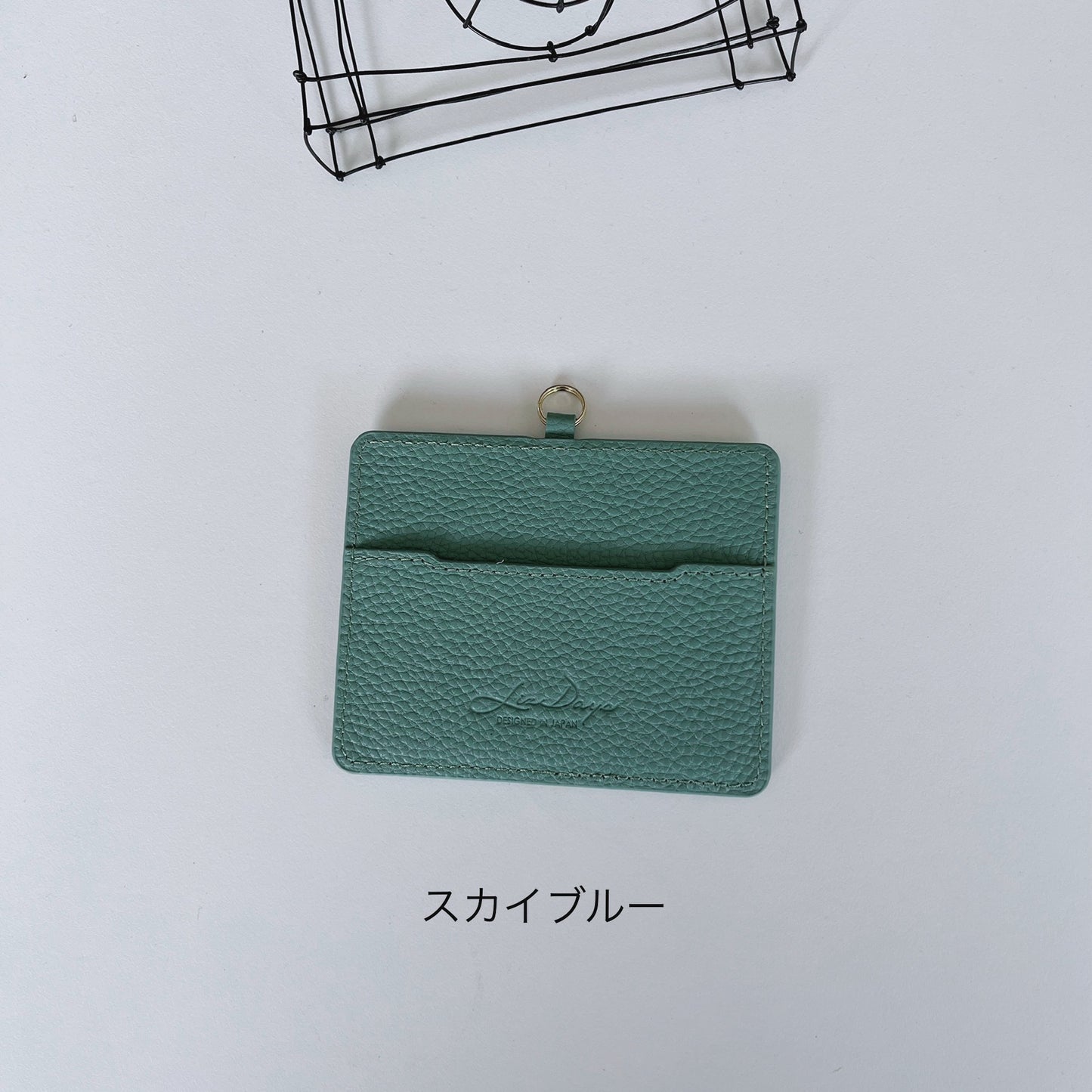 どの色が好き?本革でリール付きのIDケース