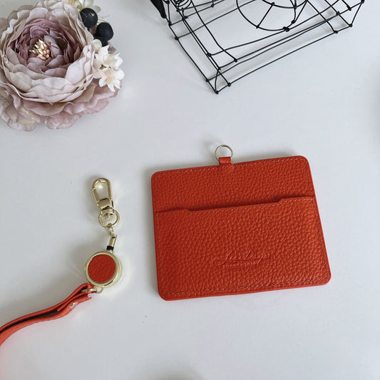 どの色が好き?本革でリール付きのIDケース