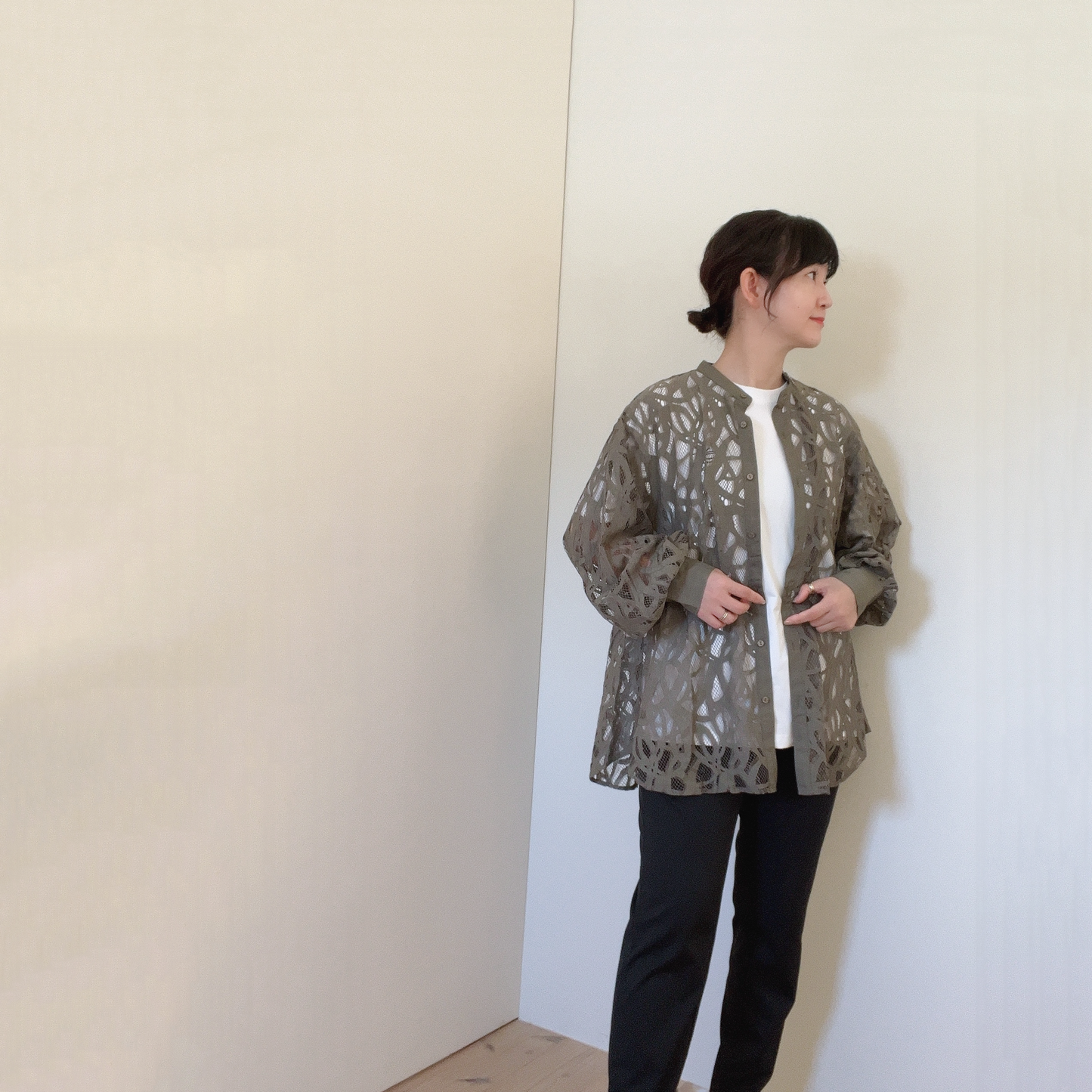 【新色登場】レースみたいでも甘すぎない、抜け感がかわいい羽織りシャツ