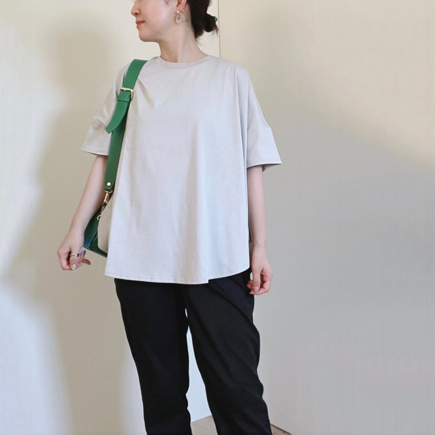 【グレージュ再×3入荷】背中にポイント、上級おしゃれな人と認定されるトップス