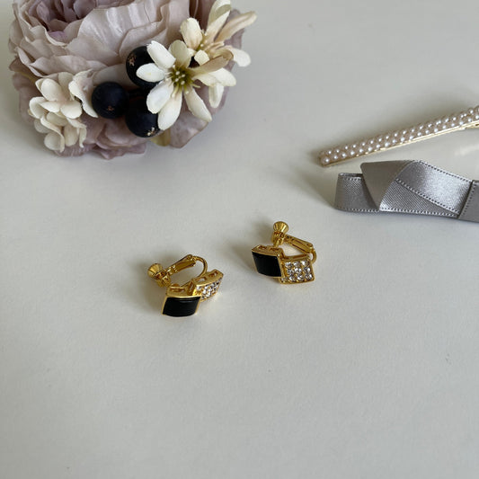 【再入荷】いろんな意味で懇談にぴったりな、落ち着いたイヤリング