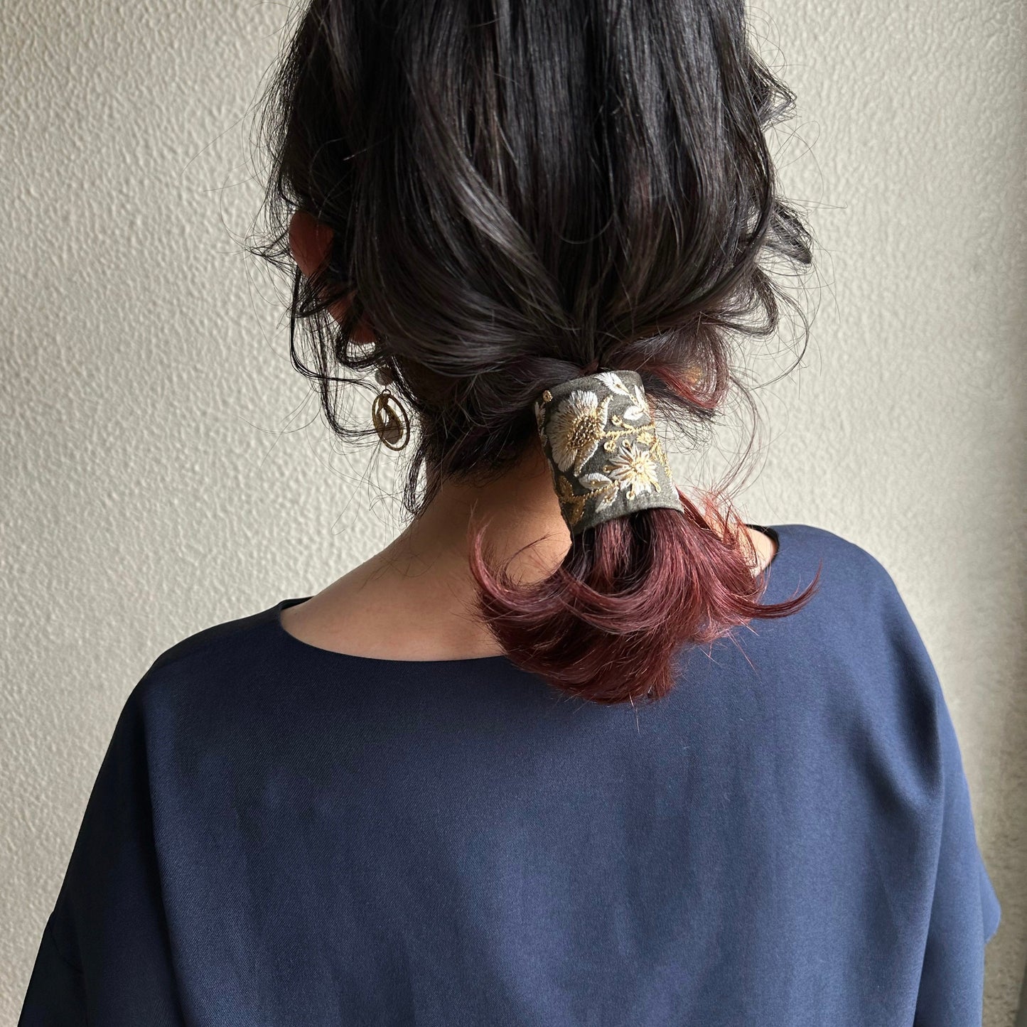 豪華な刺繍のポニーフック