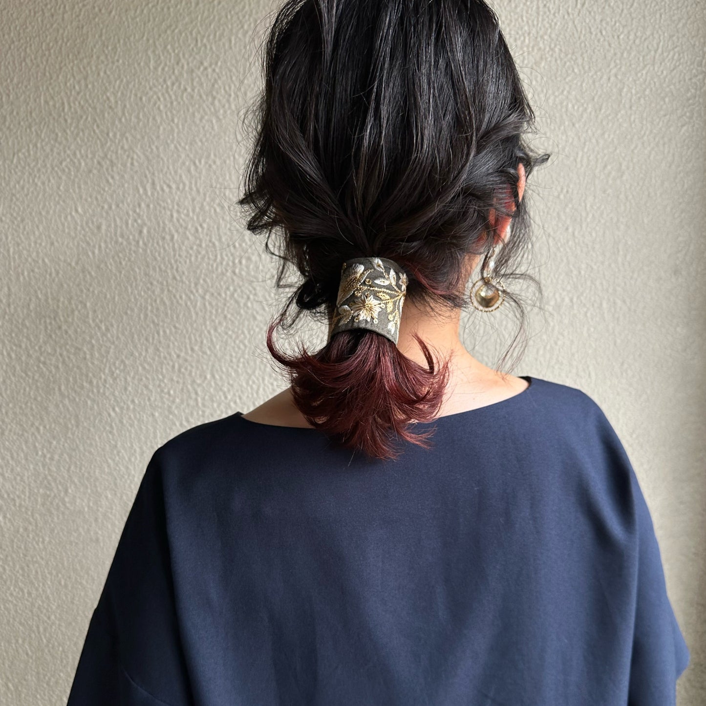 豪華な刺繍のポニーフック