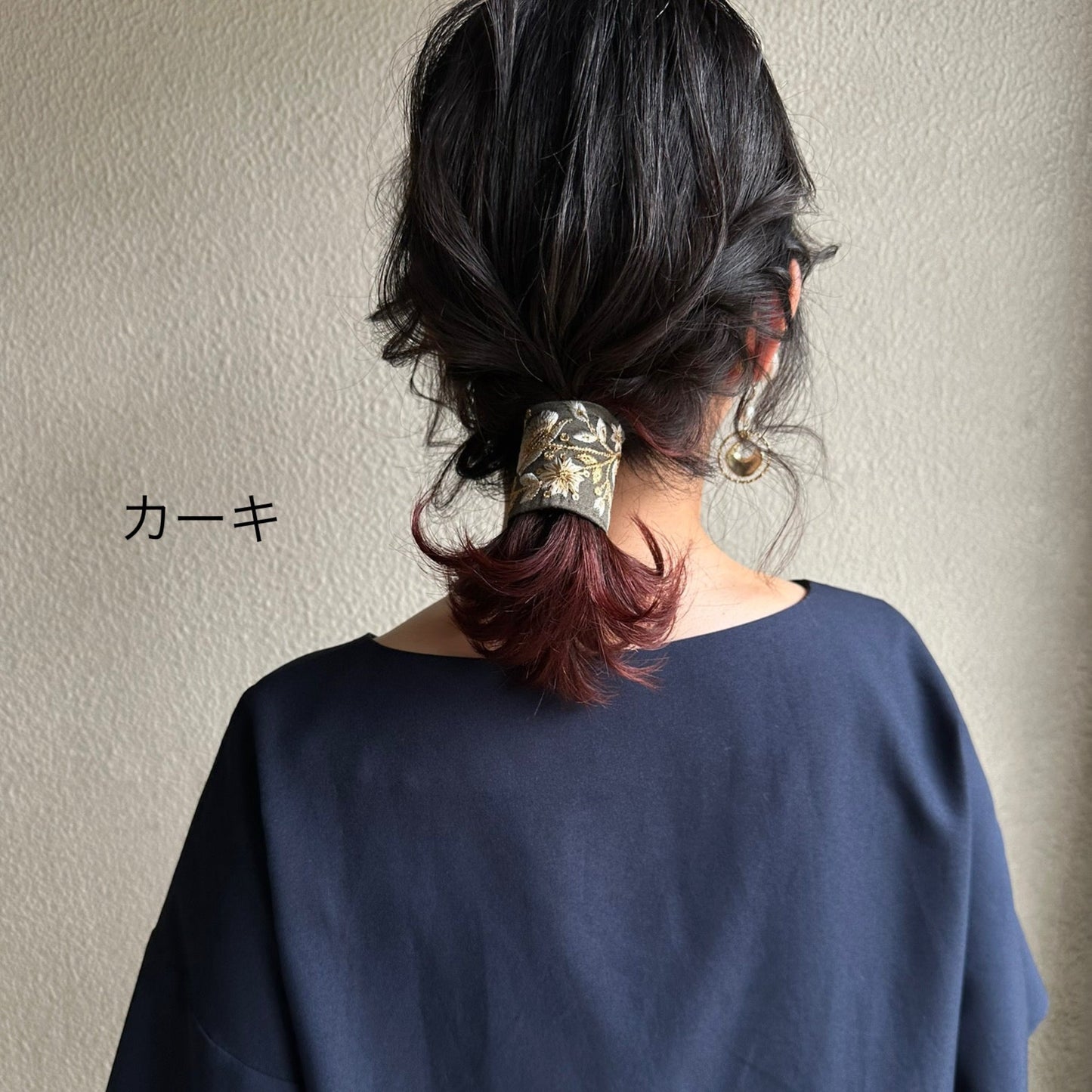 豪華な刺繍のポニーフック