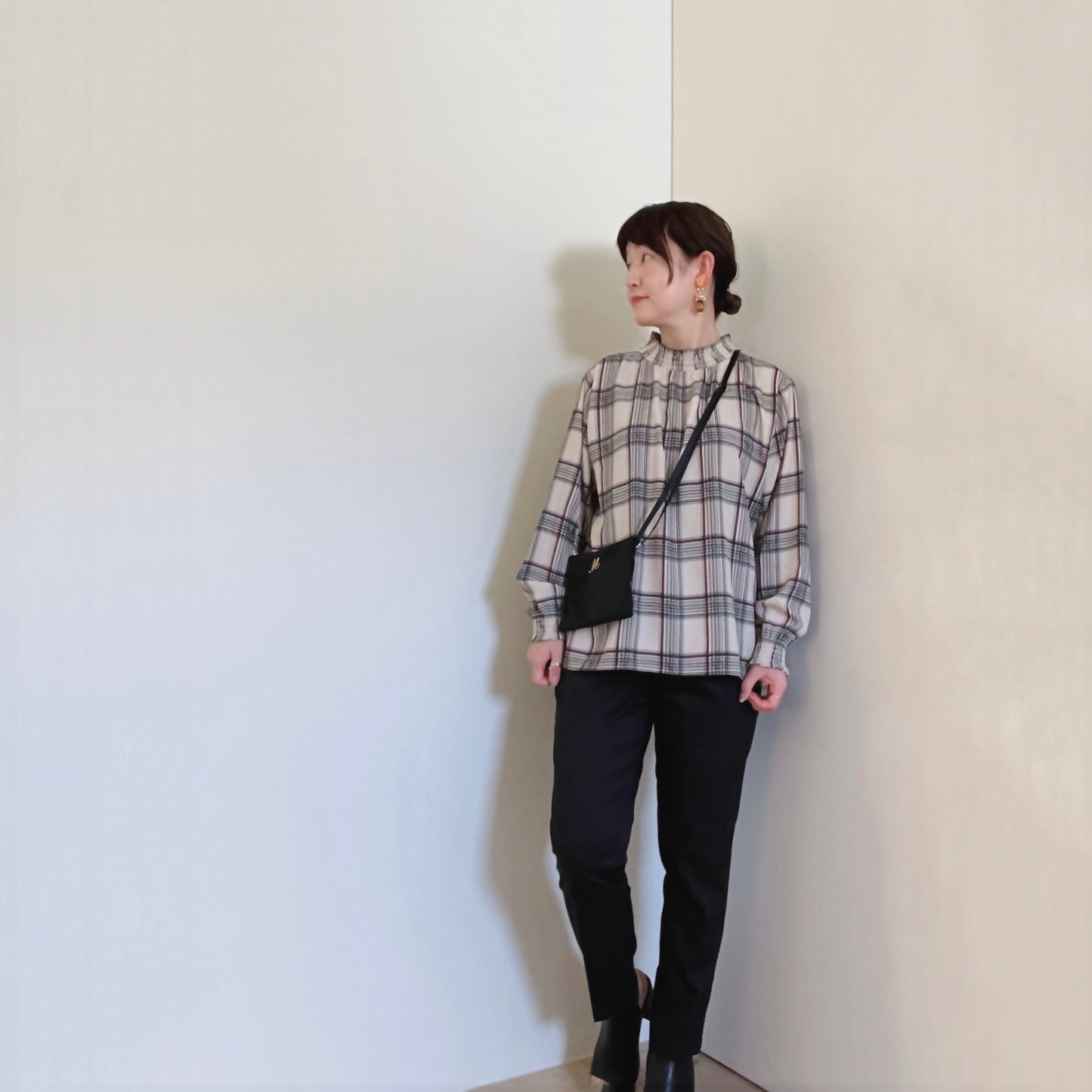 【再再再…入荷】小さい柄のシャーリングブラウス(参観も普段使いも◎)