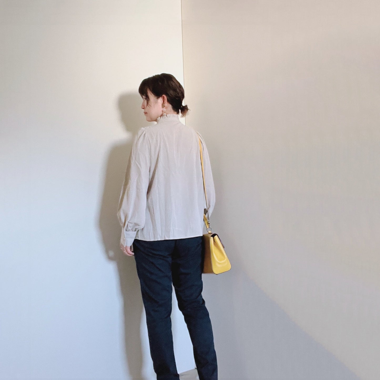 【ブラウス単品、再入荷】ベージュブラウス&ガンガンお洗濯!シワ気にならないのに高見えストレートパンツ