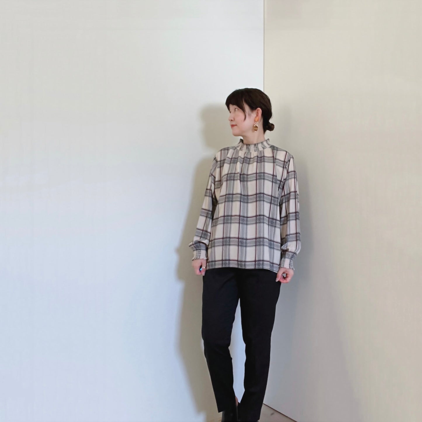 【再再再…入荷】小さい柄のシャーリングブラウス(参観も普段使いも◎)