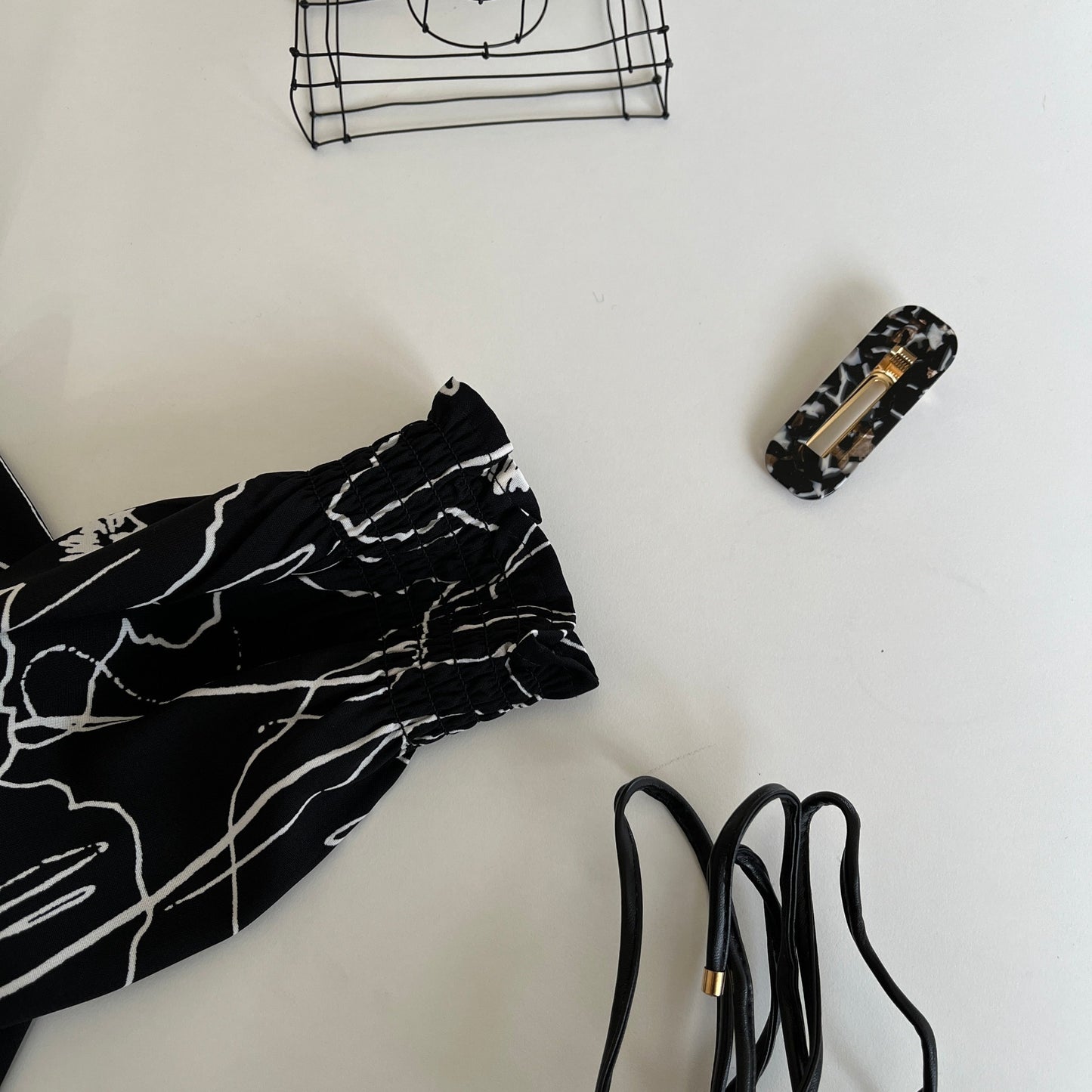 【再再再…入荷】小さい柄のシャーリングブラウス(参観も普段使いも◎)