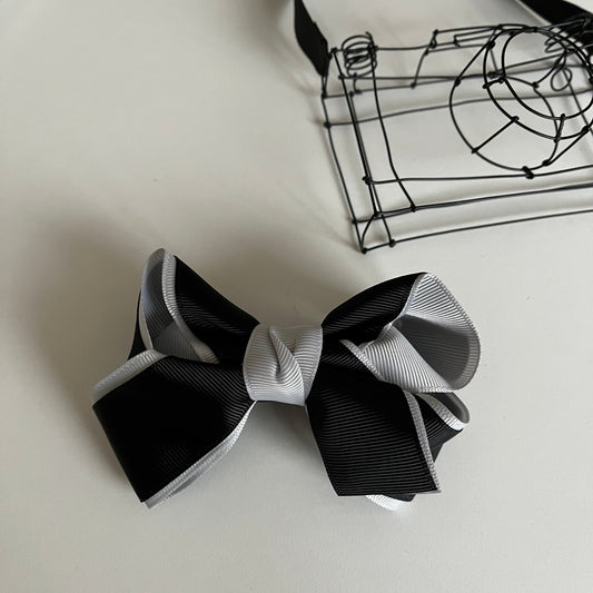 【再々入荷】少しかしこまったシーンのリボンバレッタ