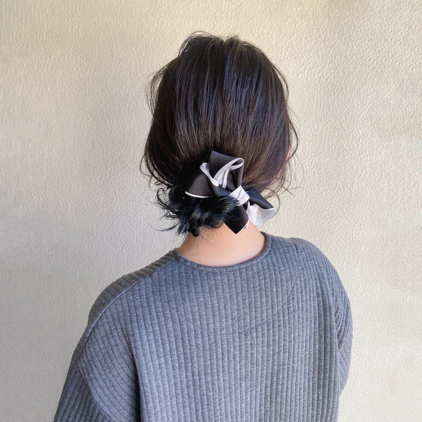 【再々入荷】少しかしこまったシーンのリボンバレッタ