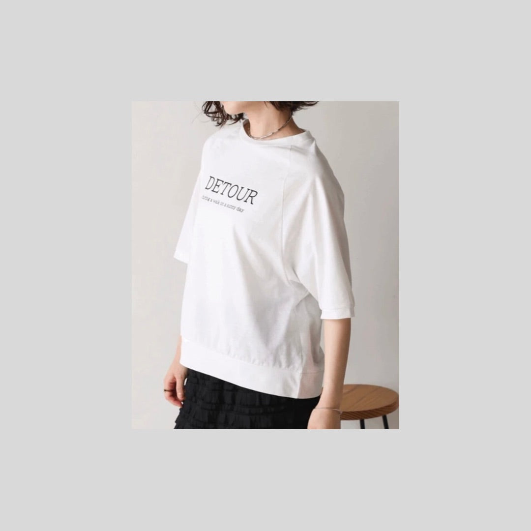 シンプル系ロゴのラグランTシャツ