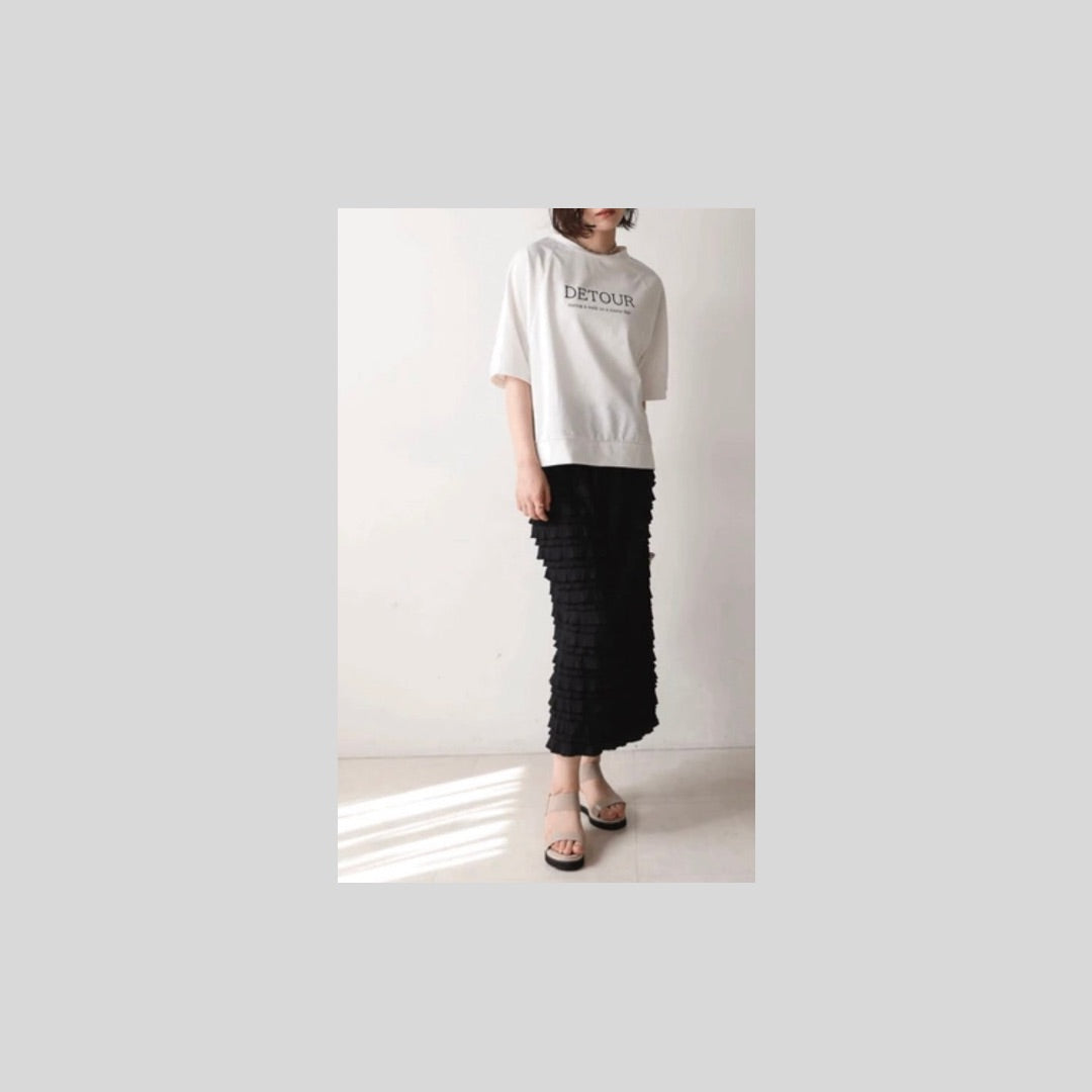 シンプル系ロゴのラグランTシャツ