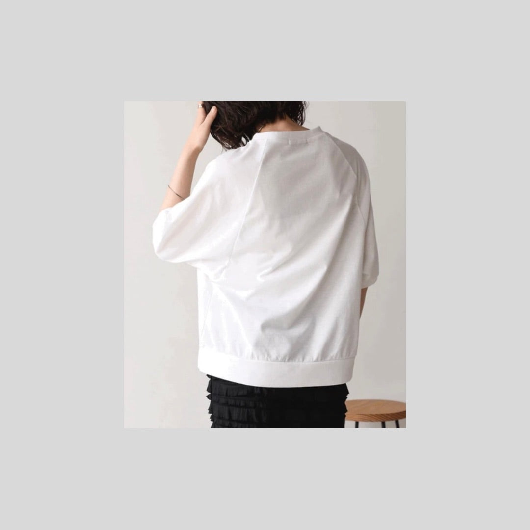 シンプル系ロゴのラグランTシャツ
