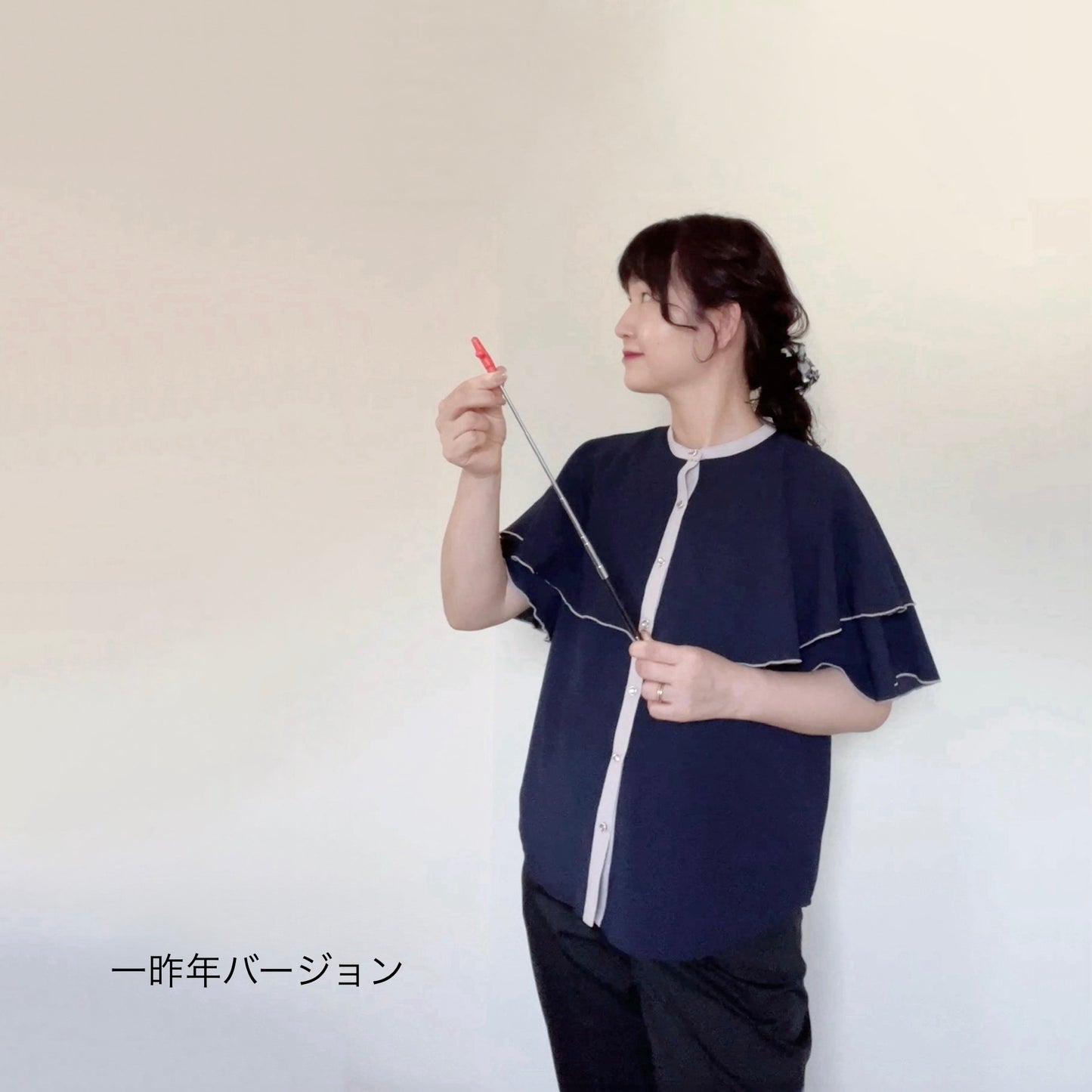 半袖ブラウス、ケープカラーバージョン