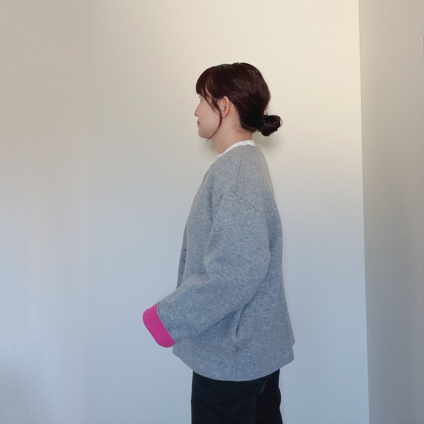 袖の色をチラ見せできるカーディガン