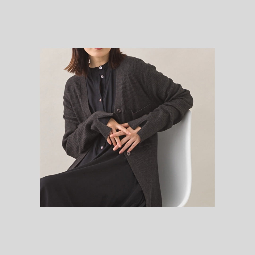 ポケット位置がバランス◎なニットカーディガン