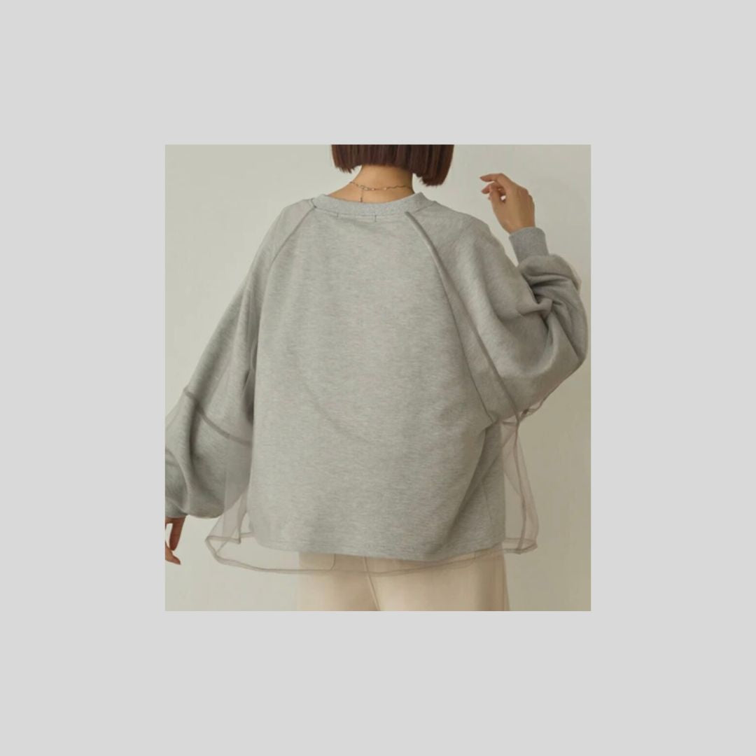 チュール重ねのプルオーバー