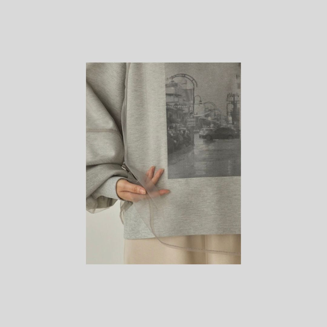 チュール重ねのプルオーバー