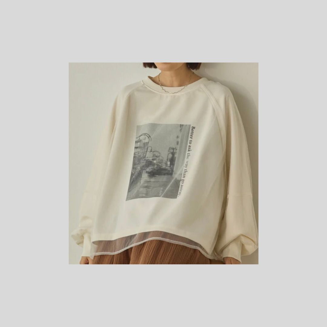 チュール重ねのプルオーバー