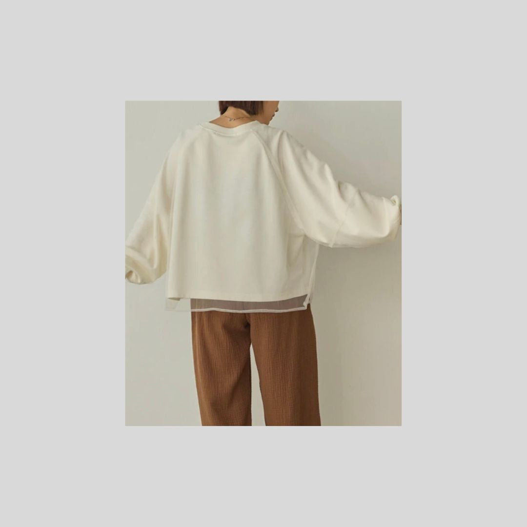 チュール重ねのプルオーバー