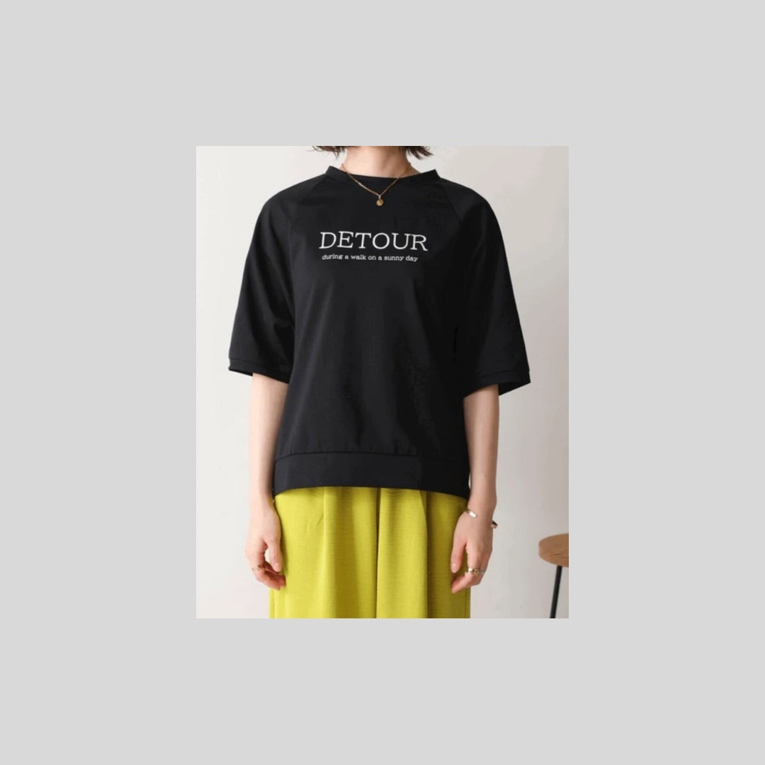 クリーンなイメージのラグランTシャツ