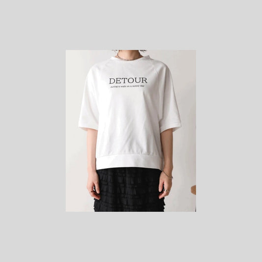 クリーンなイメージのラグランTシャツ