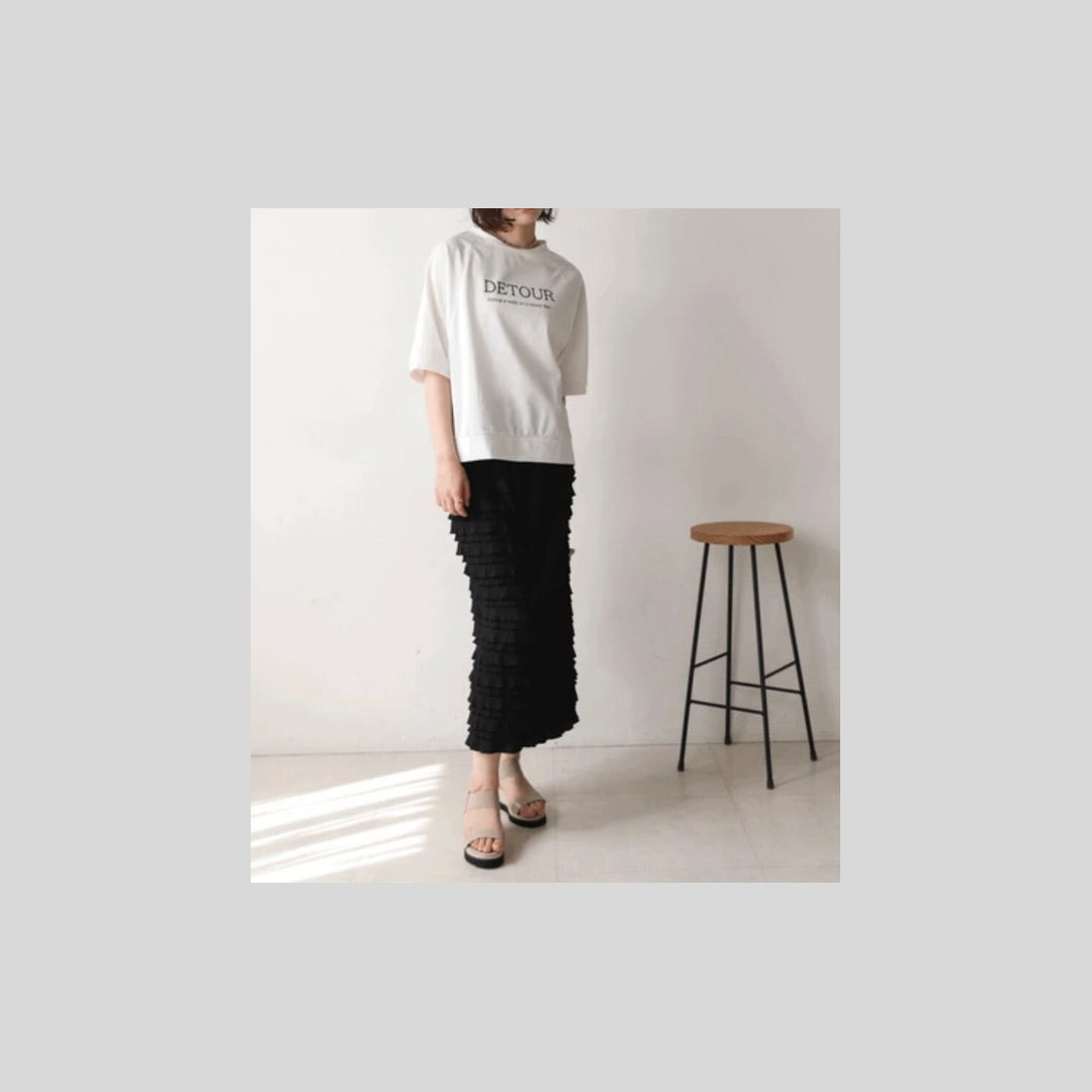 クリーンなイメージのラグランTシャツ