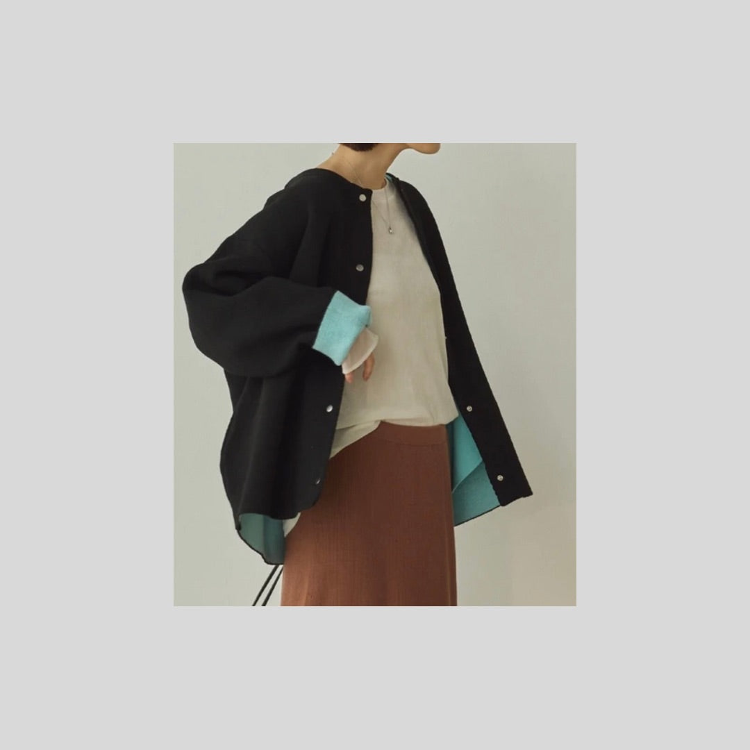 袖の色をチラ見せできるカーディガン