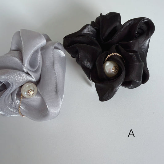 卒業式や入学式にも活躍する、控えめヘアアクセサリーのページ