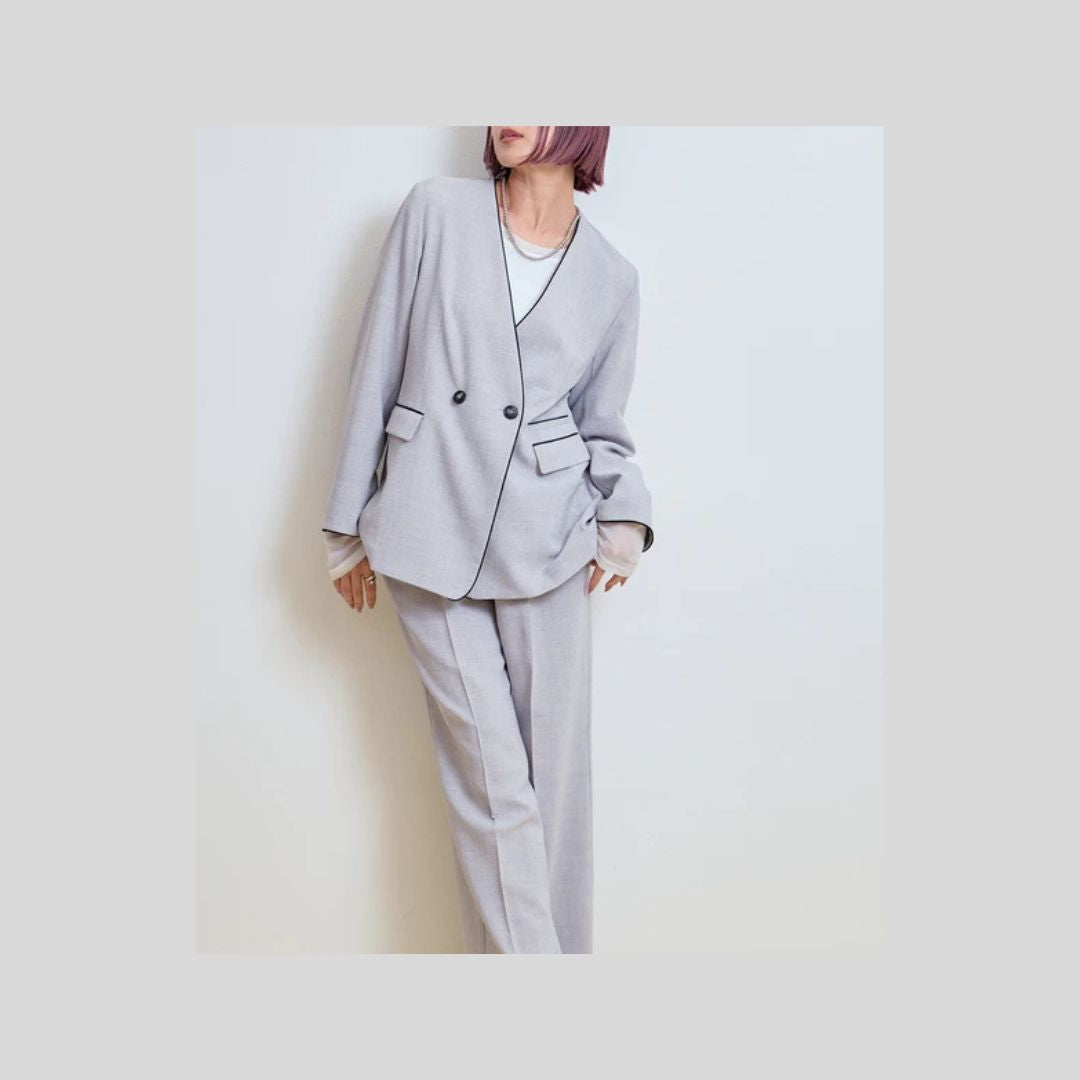 パイピングが上品な薄手ジャケット