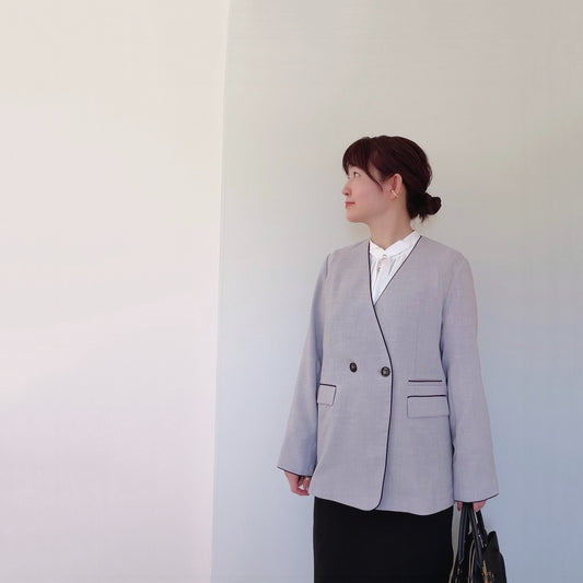 パイピングが上品な薄手ジャケット