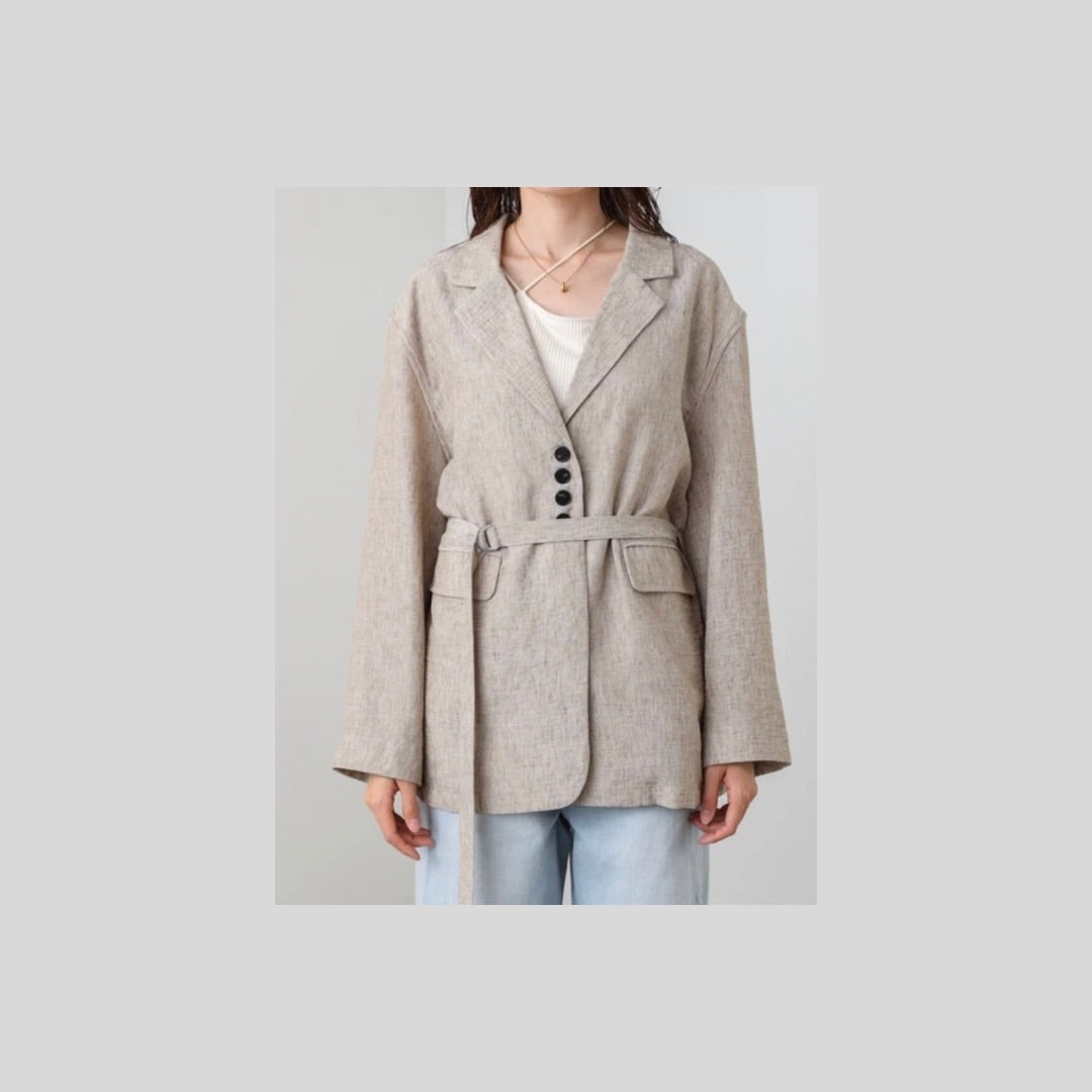 ベルトありなしどっちもかわいい、軽めジャケット