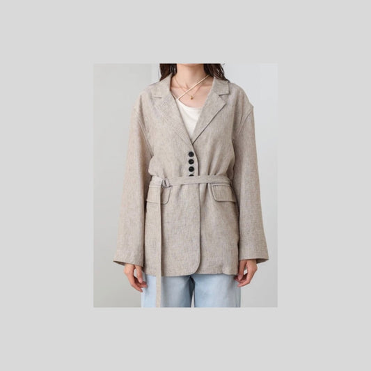 ベルトありなしどっちもかわいい、軽めジャケット