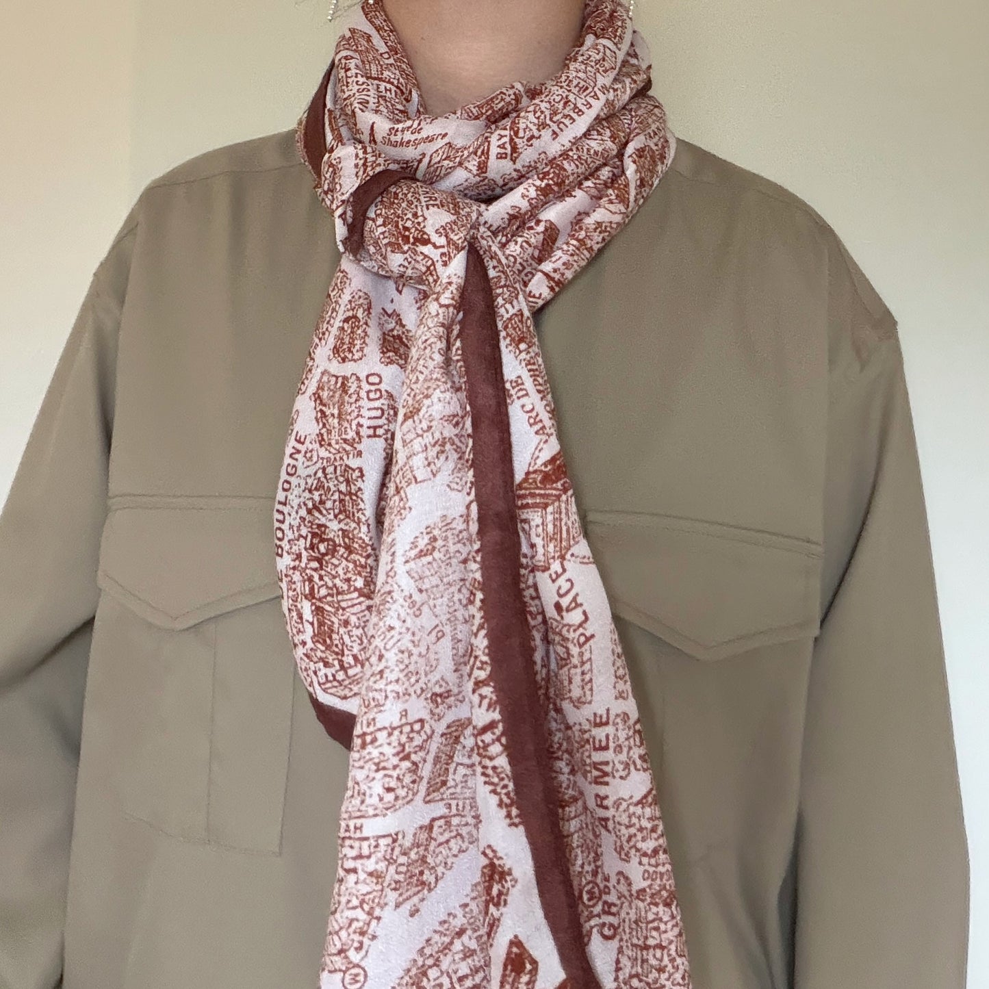 【再×3入荷】プライベートでもきれいめの日の下校指導でも活躍するストール