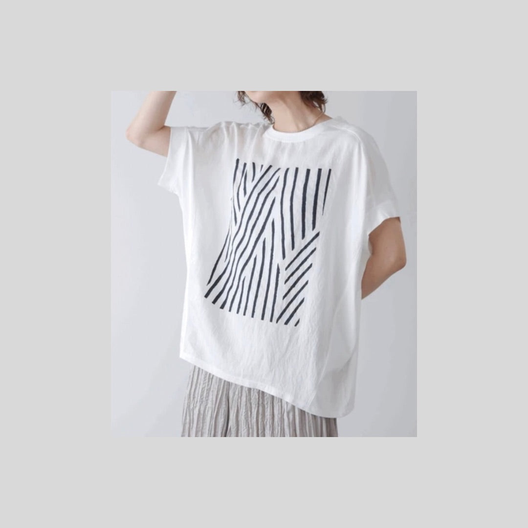 柄がクールなおしゃれ感のTシャツ
