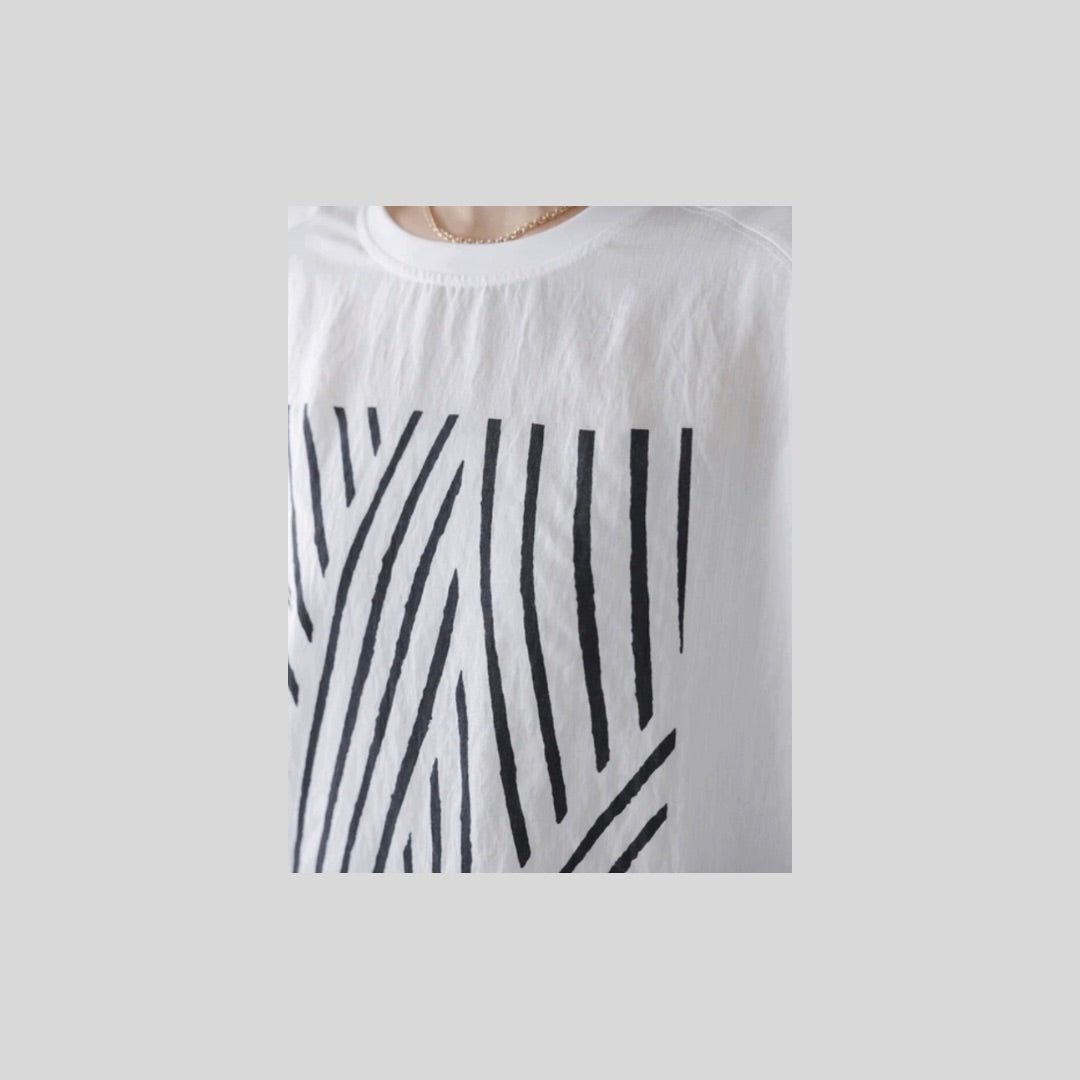 柄がクールなおしゃれ感のTシャツ